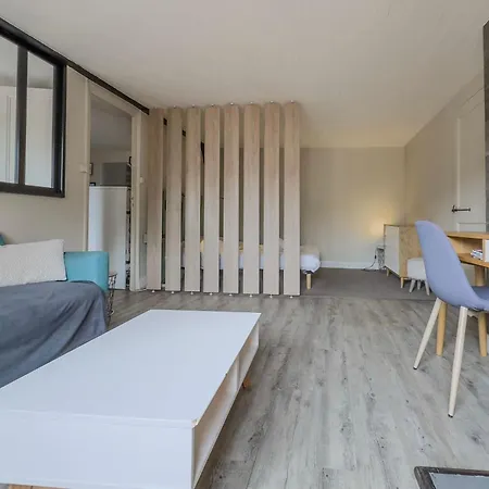#hy Le Petit Metz Center