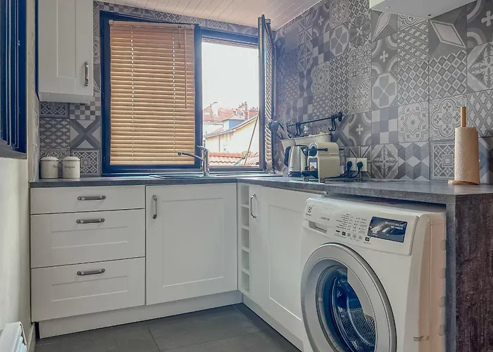 #hy Le Petit Metz Center *